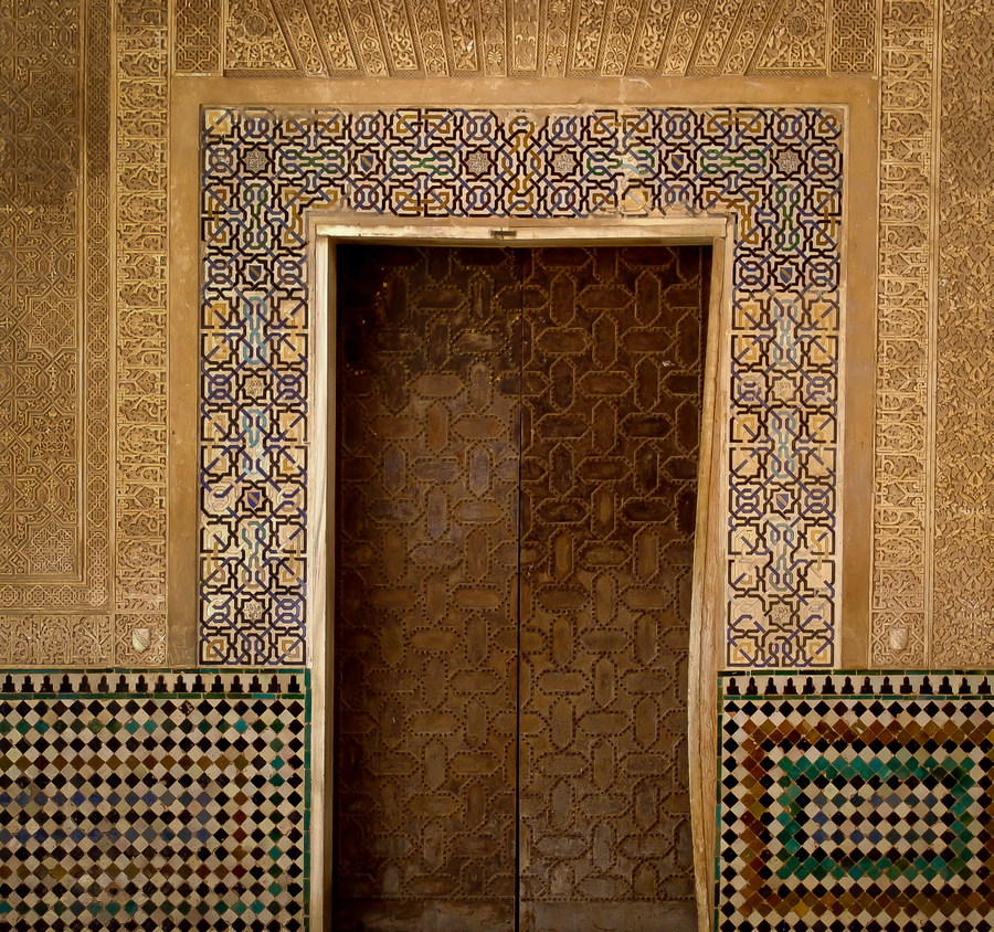 Alhambra-Palace-Fine-Decorations