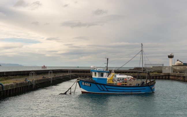 northern-ireland-a-boat-in-islandmagee