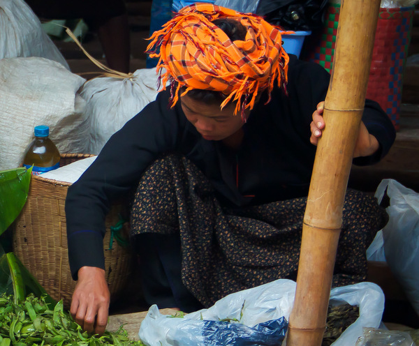 Inle-Lake-Market-A-Pa-O-Girl1.jpg