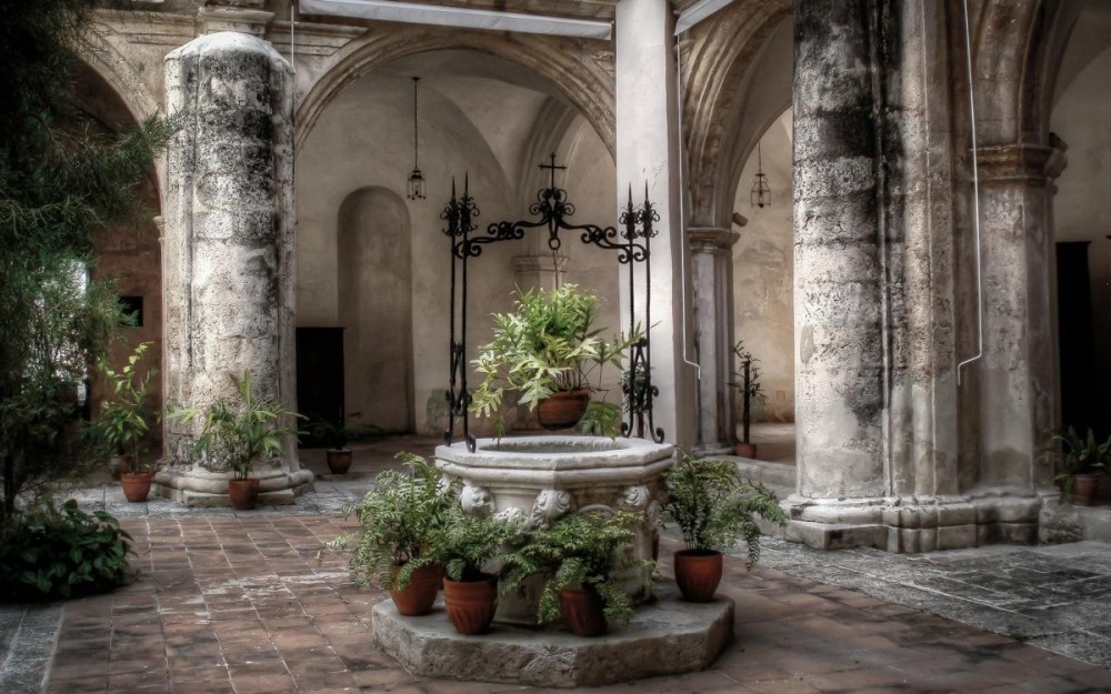 La Habana, Old Courtyard