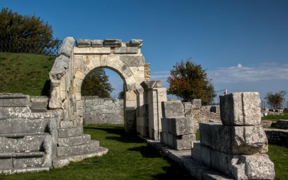 Molise, Pietrabbondante Sanctuary