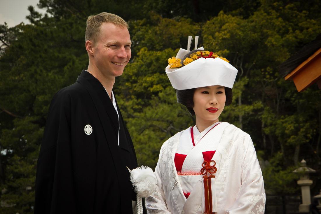 https://wild-about-travel.com/wp-content/uploads/2014/11/The-Beautiful-Costumes-of-a-Traditional-Japanese-Wedding.jpg