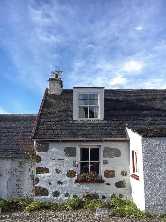 scotland-cozy-cottage-in-glencoe