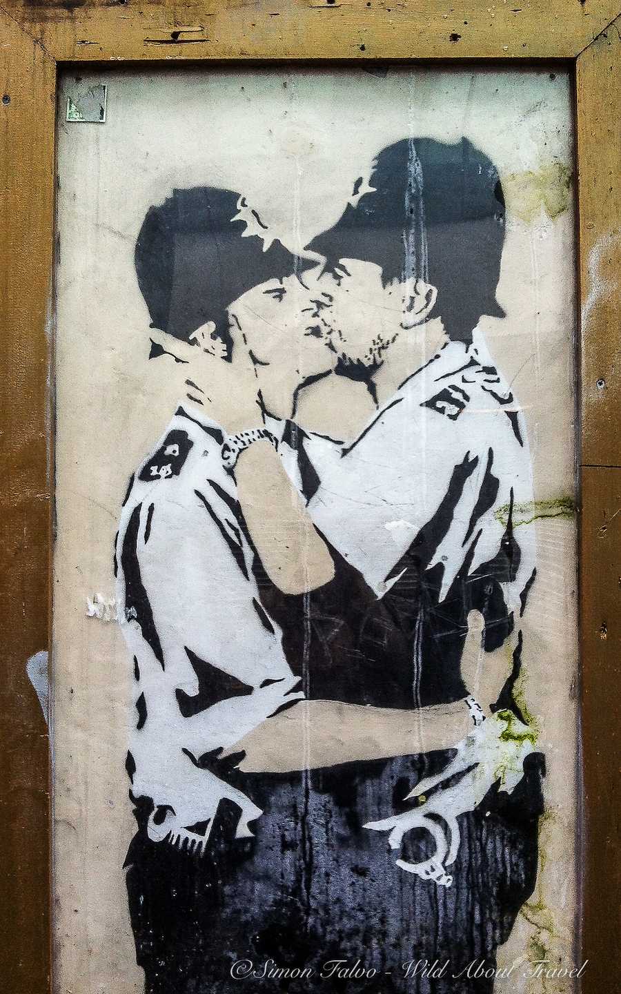 Banksy Kissing Coppers